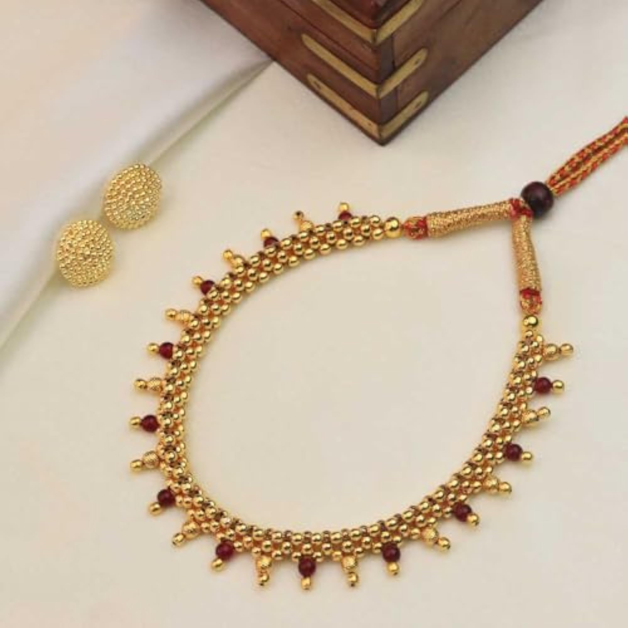Women's Classic Minimal Thushi Necklace Set with Earrings